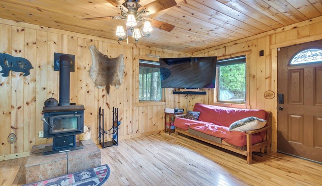 Relax Fireside! Hot Tub Haven on Table Rock Lake