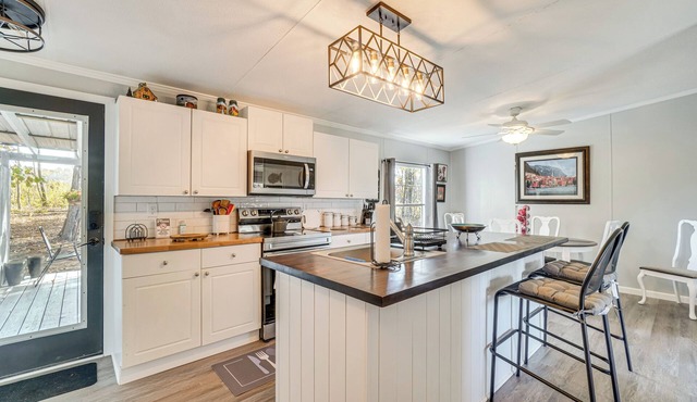 Relax Fireside! Retreat Near Chickamauga Lake