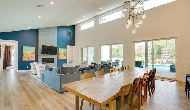 Relax Fireside! Waterfront Malakoff Home w/Pool