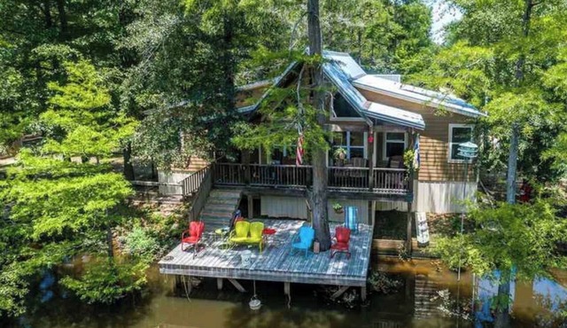 Relax, Fish, Visit Historic Jefferson & Caddo Lake