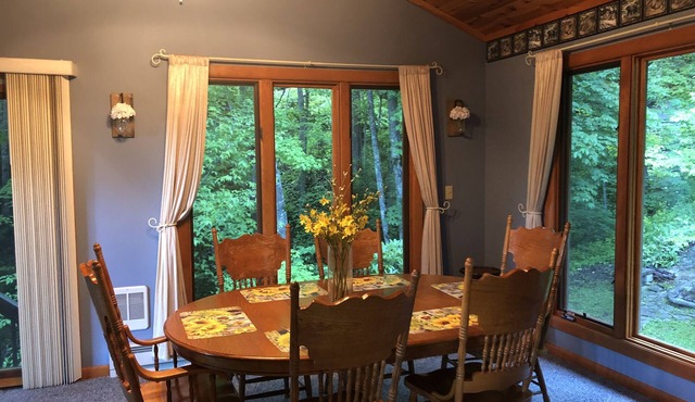 RELAX & GETAWAY IN A FULY FURNISHED CABIN IN THE BLUE RIDGE SMOKEY MOUNTAINS.
