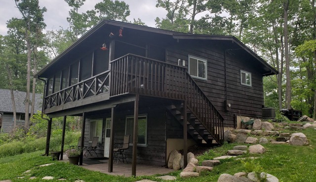 Relax here, lake cabin. Beautiful sunsets and screened in porch.