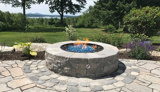 Relax, Hodgkins' House, near Acadia, Bar Harbor with ocean views of Eastern Bay.