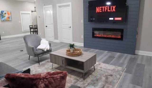 Relax I quiet bliss! Three bedrooms near Sugarloaf Mills/Stone Mountain park