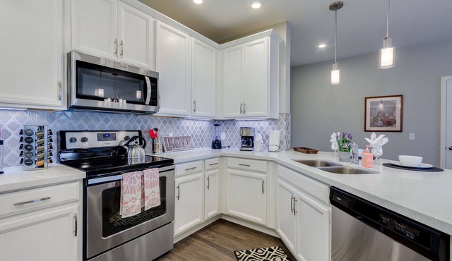 Relax in 2 bedroom Condo at The Cays Ocotillo!30 Night Min!