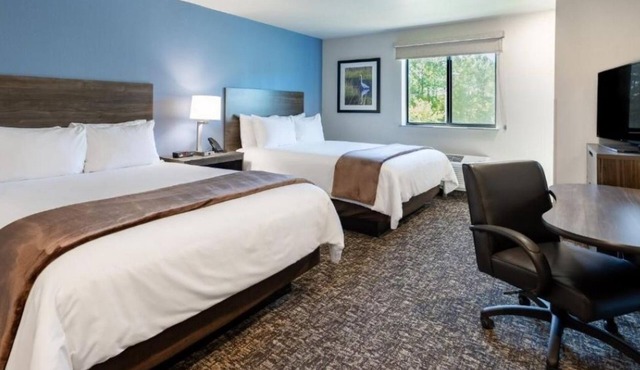 Relax in a Clean, Modern Room w/Kitchen Near Harding Presidential Sites