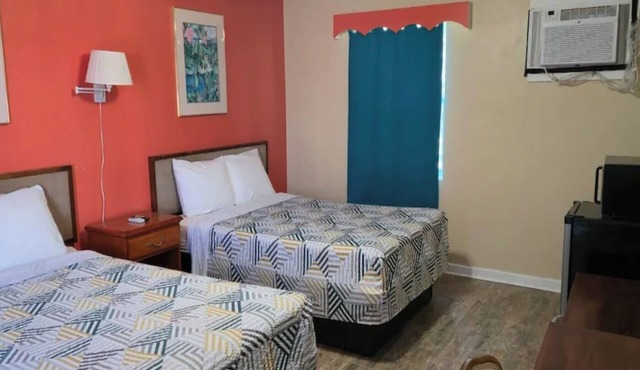 Relax in a Comfortable Room 1 Mile to Downtown Ocala | 3 Units with Free Parking