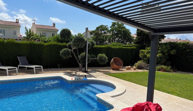 Relax in a Private Modern Villa
