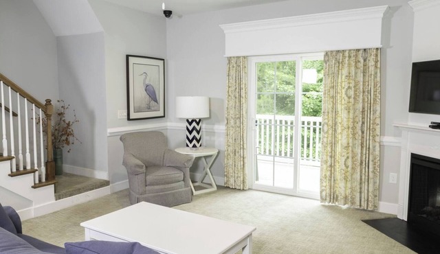 Relax in a Private Escape w/Whirlpool Tub & Garden Deck