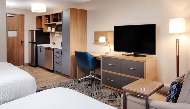 Relax in a Quiet Studio Perfect for Long-Term Comfort for Couples and Families