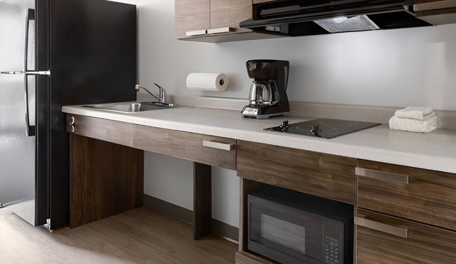 Relax in a Room Designed for Comfort and Cleanliness - 3 Units with Full Kitchen