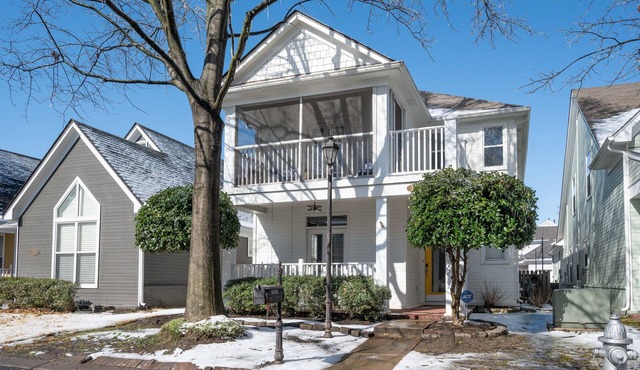 Relax in a Spacious 3 Bedroom + Office- Mud Island/Downtown