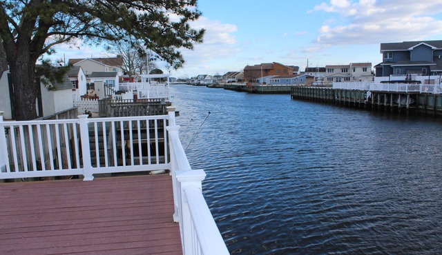 Relax in Beach Haven West and Watch the Boats go By ! Off Season Rentals Avail