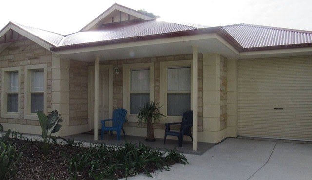 Relax in Comfort, Walking distance to beach