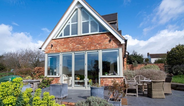 Relax in cosy converted pigsty with stunning views