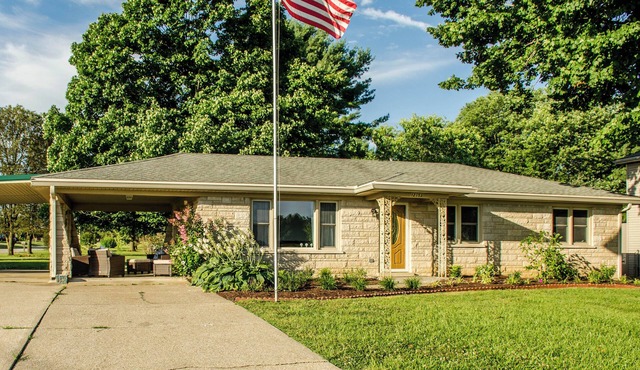 Relax in Kentucky! Bourbon Trail, Pet-friendly, free coffee & WIFI