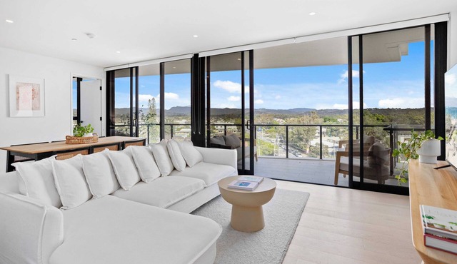 Relax in luxury, a short walk to the beach