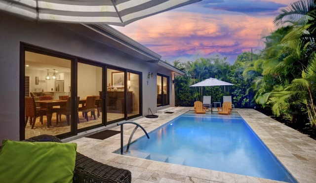 Relax in Luxury - 3 Bed, 2 Bath Oasis with Pool