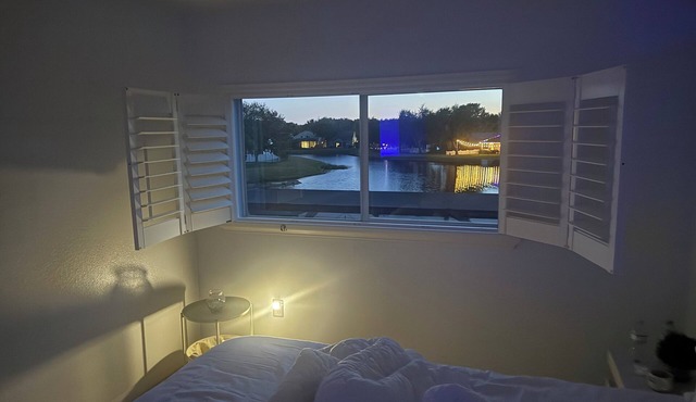 Relax in my calm and stylish space. Enjoy the relaxing lakeview and heated pool.