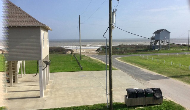 Relax in our 3-bedroom retreat in Crystal Beach