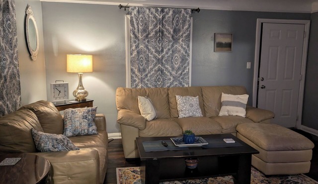 Relax in Redford -Charming 2-bedroom, 1 bath house