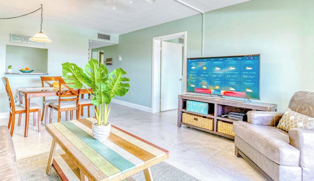 Relax in Style Beachy Oceanfront Condo with Pool and Pier Access