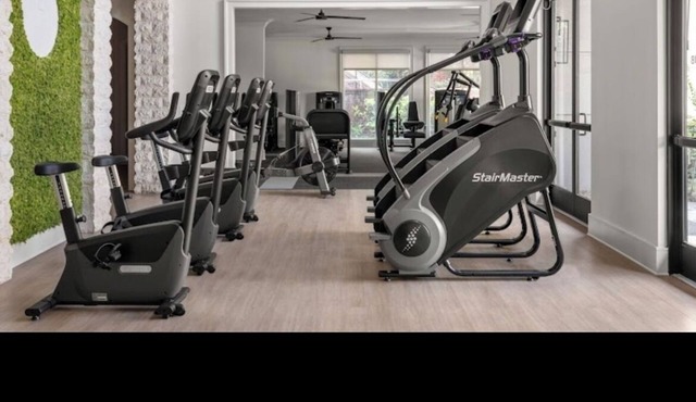 "Relax in Style":Charming 2-Bed,2-Bath Getaway Perfect for Families of Couples!