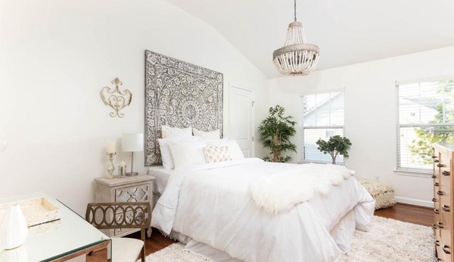 Relax in Style Near the Heart of Music City