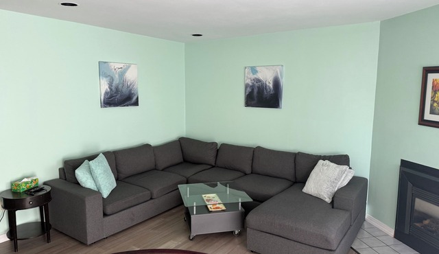 Relax in Style, Peaceful Patio, King Bed, Close to Everything