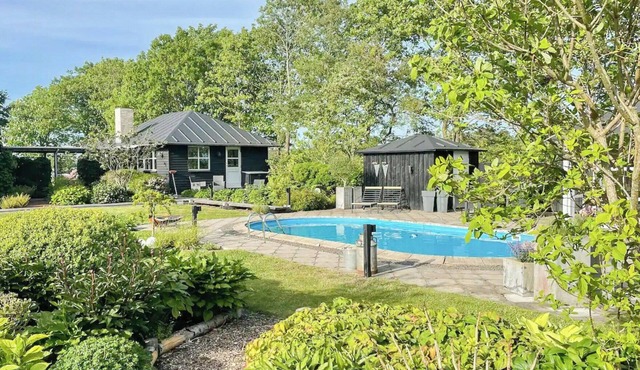 Relax in the countryside with pool