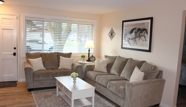 Relax in this 2 bedroom 1 bath home in North Spokane!