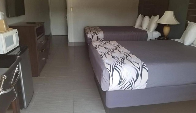 Relax in Tranquil Room Near Dinings, Ideal for Budget-friendly & Relaxing Stays