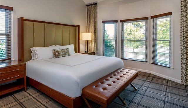 Relax in Upscale Accommodations Near Georgia’s Winery Tours & Golf Clubs