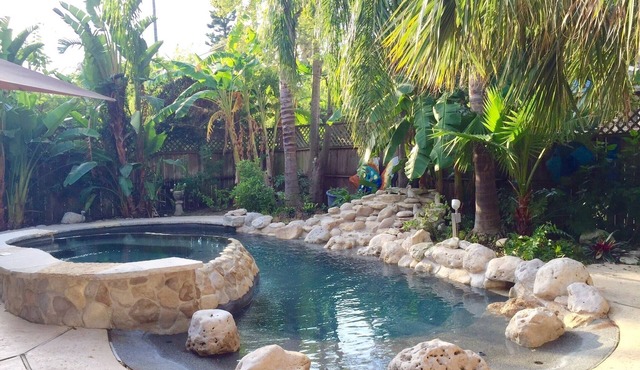 Relax In your Private Lagoon Pool, Galveston's Best Backyard!