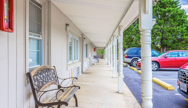 Relax Inn By OYO Natural Bridge I-81