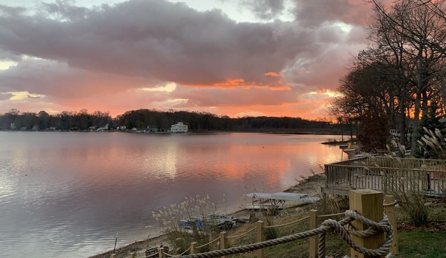 Relax Lakefront-Stunning Lake Views in Popular Sister Lakes! Private Sand Beach!