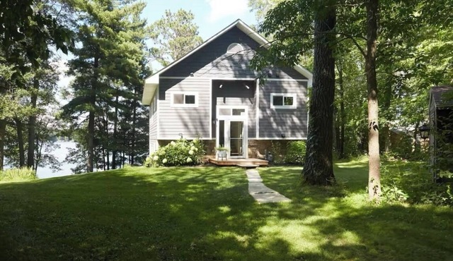 Relax Lakeside at Lower Sylvan Oasis, 2 Bed & 3 Bath
