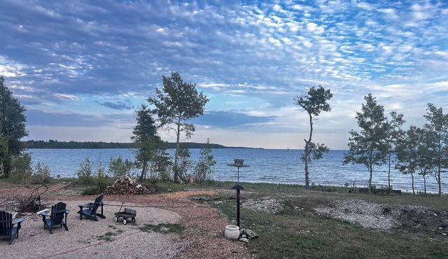 Relax lakeside, watch the ferry boats go by as you listen to the waves roll in.