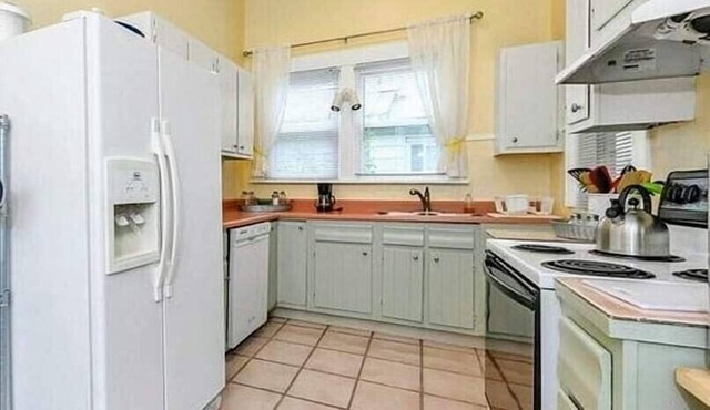 Relax near thrills! One bedroom retreat, quick 10 min ride to Kings Island.