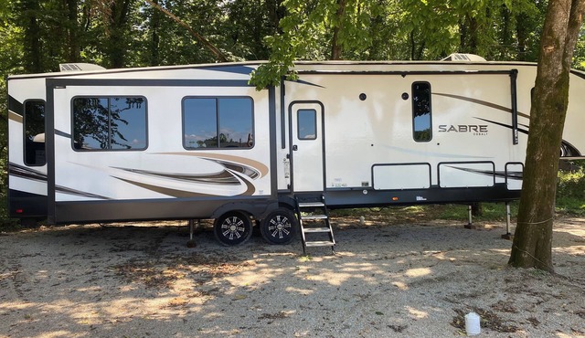 Relax on beautiful Current River in Luxury!