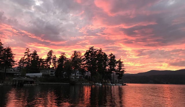 Relax on Dock - Lake George Home