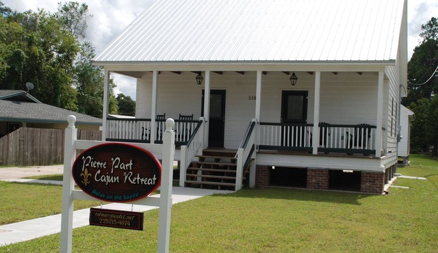 Relax on the Bayou in our 'Big Cajun' Cabin