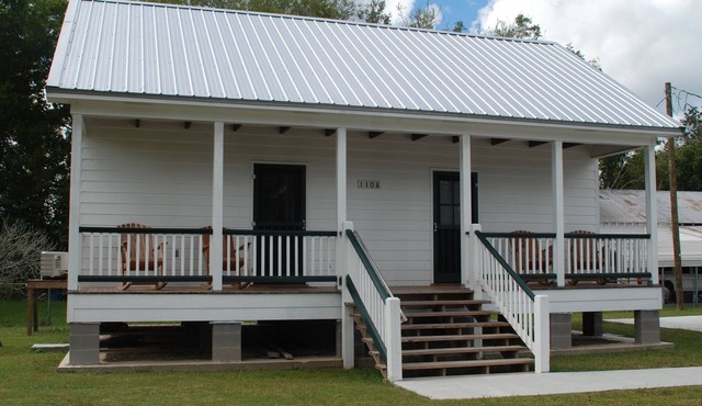 Relax on the Bayou in our 'Little Cajun' Cabin
