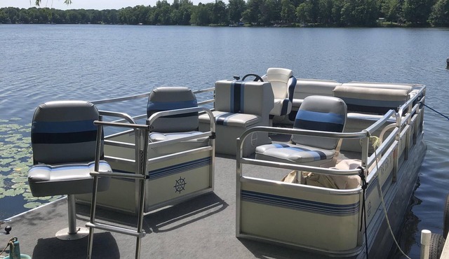 Relax on the lake!
