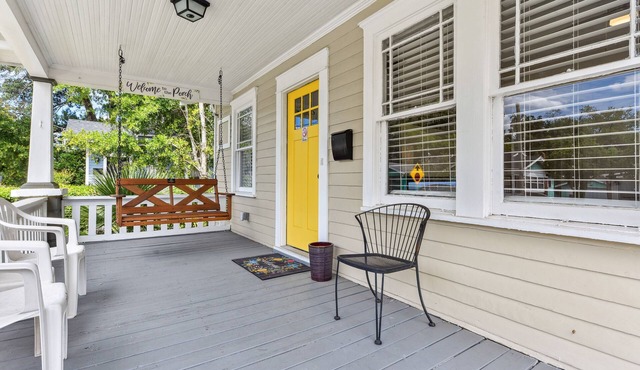 Relax on the Porch near Jacksonville Jaguar Stadium