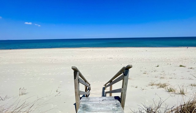 Relax On Your Own Private Beach + Waterfront Home on Cape Cod Bay
