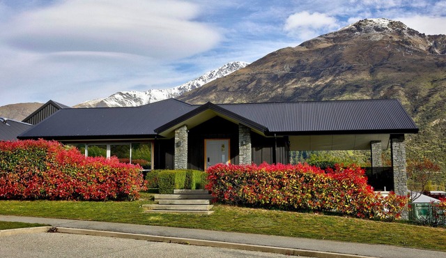 Relax or Work in Queenstown: Mountain View Home with Media Room