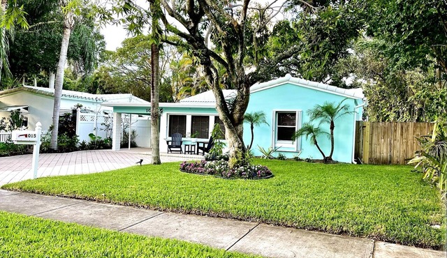 Relax or workout in this amazing backyard! Walk to YOT & LMC
