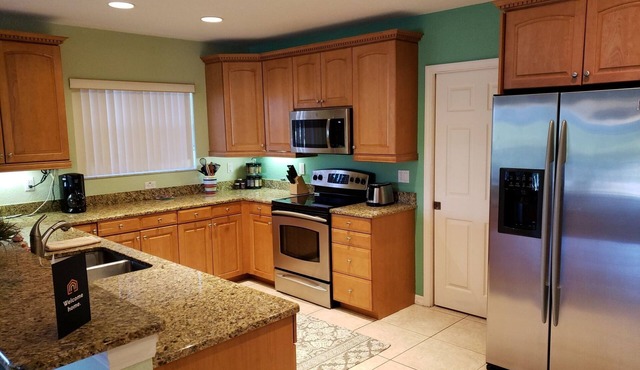 Relax @ our spacious Beach Condo. 3 Bedrooms, Bonus room & 2 Baths nSleeps 6-10