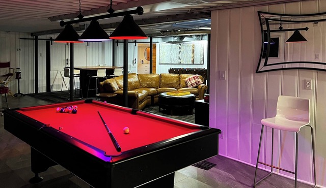 Relax & Play! Spacious 1BR Game Room & Trails